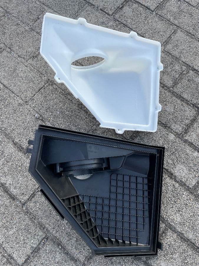 Vergleich zwischen RevDop Luftfilterkasten und OEM Luftfilterkasten für BMW 335d M57 – optimierte Strömungsgeometrie m Luftmassenmesser